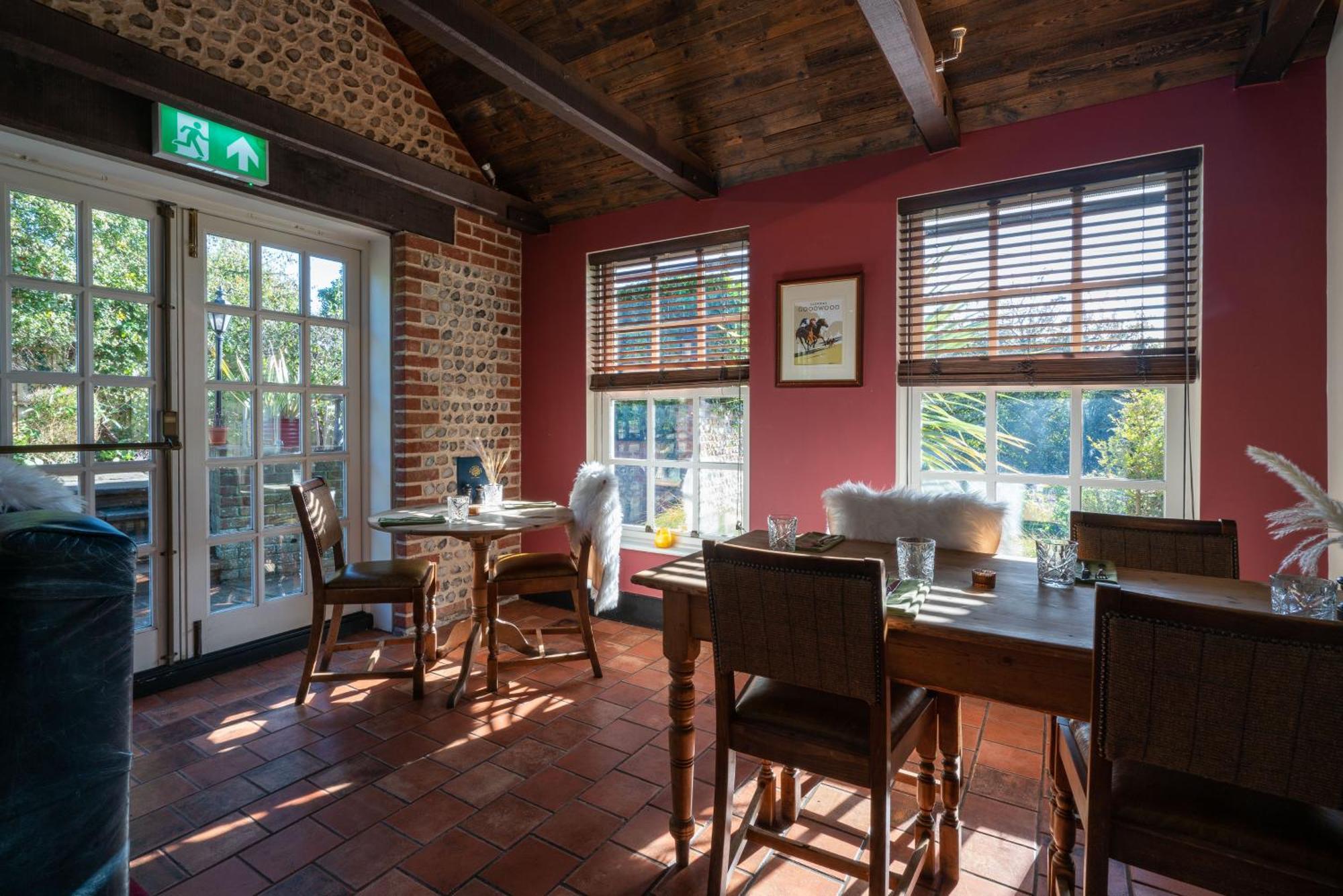 The Royal Oak Inn Chichester Extérieur photo