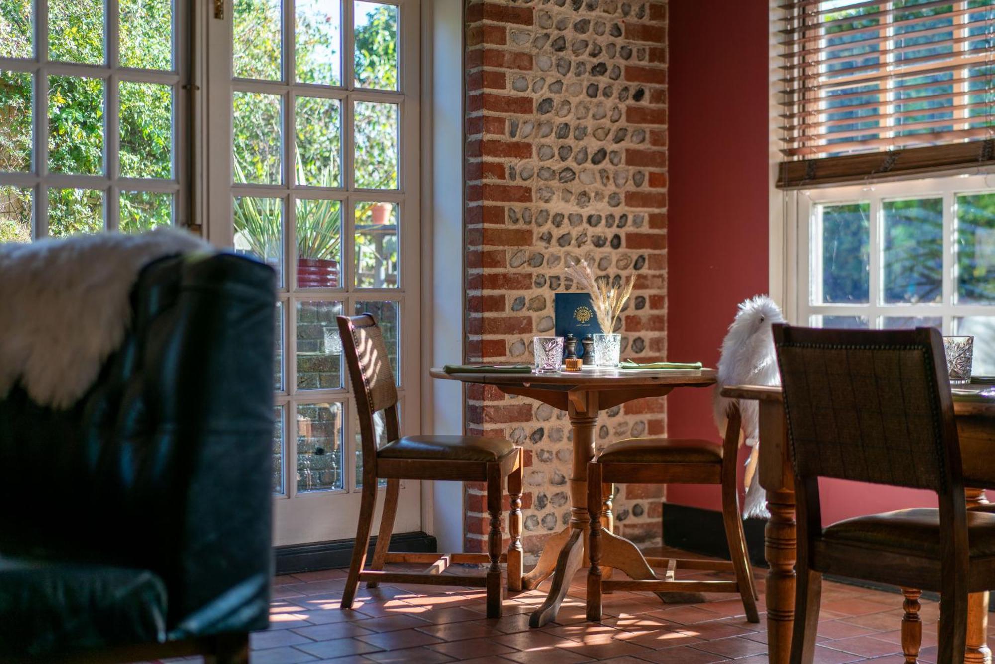 The Royal Oak Inn Chichester Extérieur photo