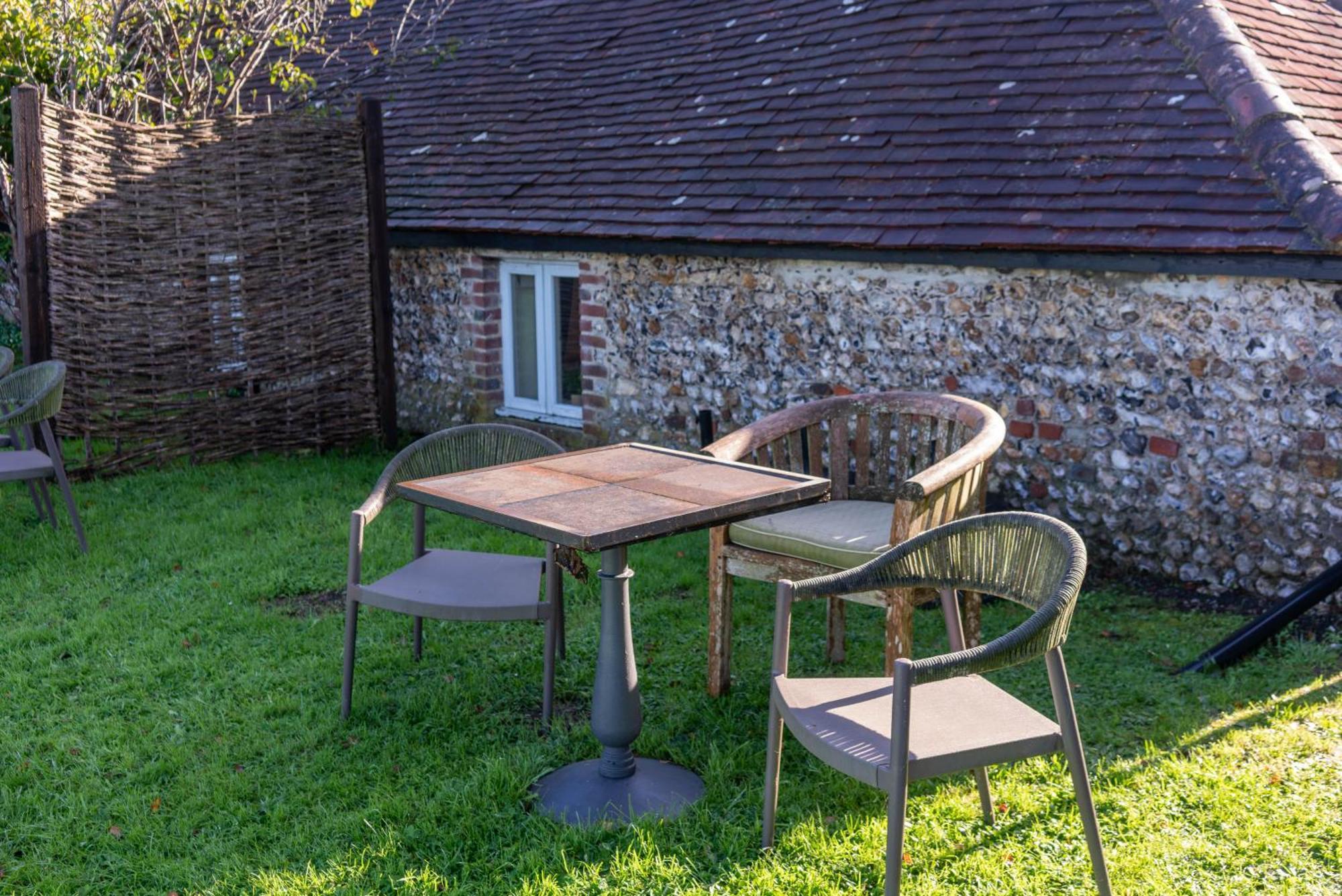 The Royal Oak Inn Chichester Extérieur photo