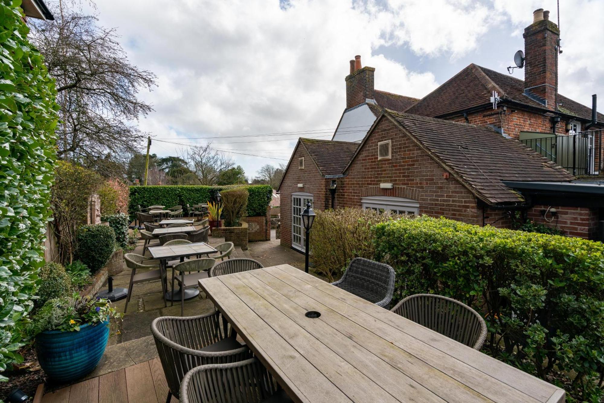 The Royal Oak Inn Chichester Extérieur photo