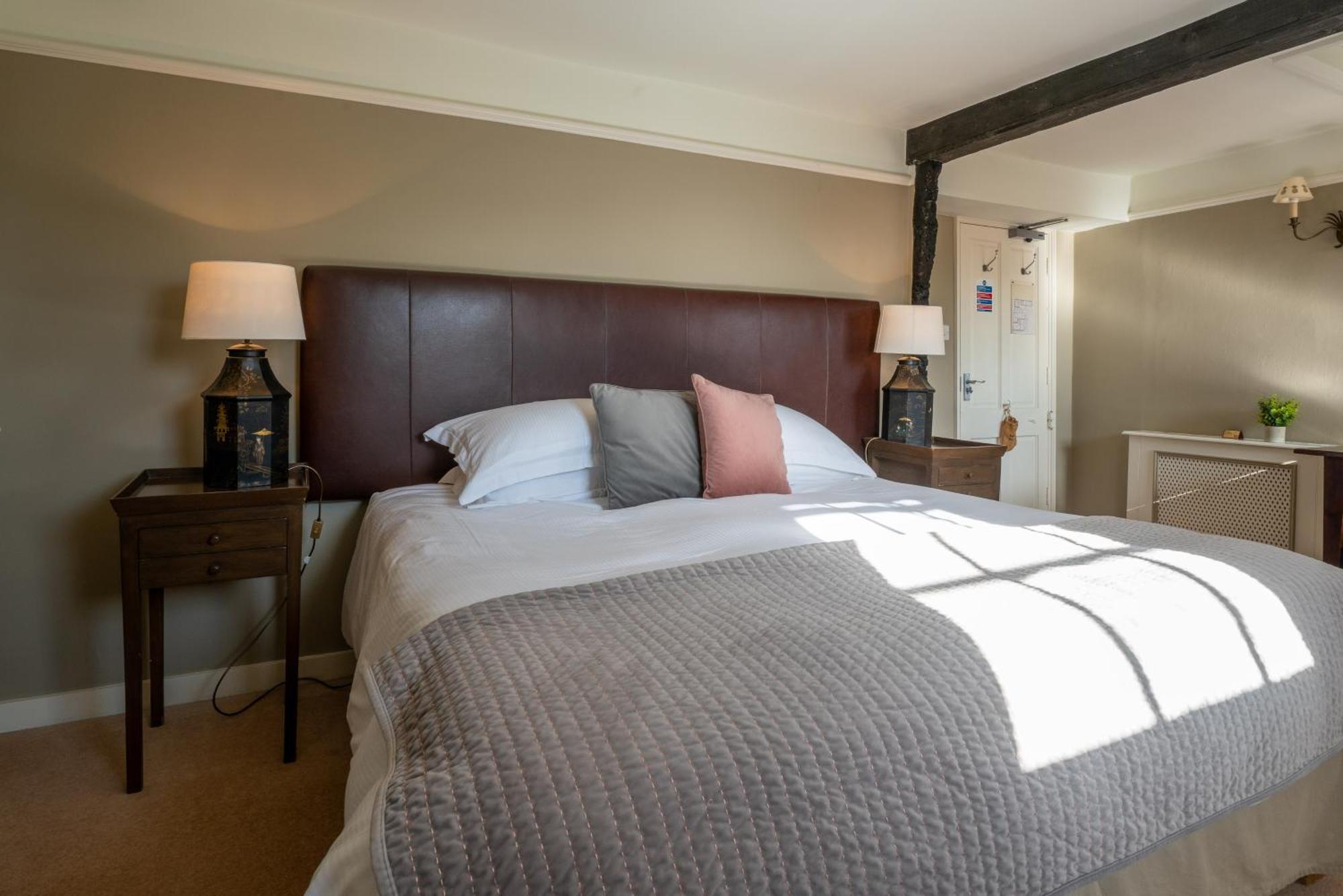 The Royal Oak Inn Chichester Extérieur photo