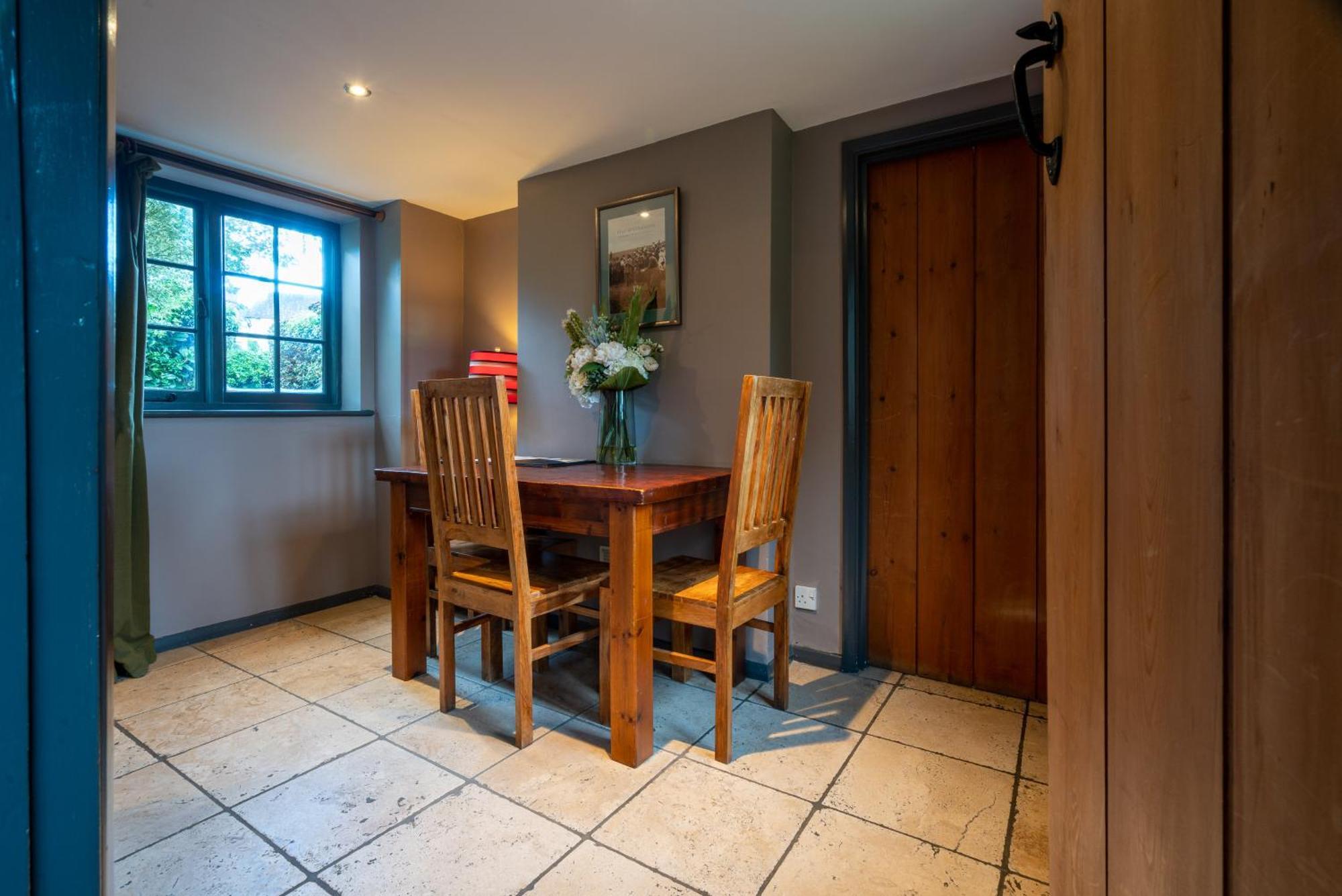 The Royal Oak Inn Chichester Extérieur photo